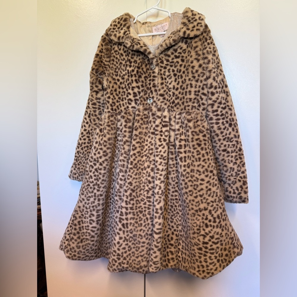 Gorgeous biscotti brand coat. Perfect for over formal dress. Super soft, warm